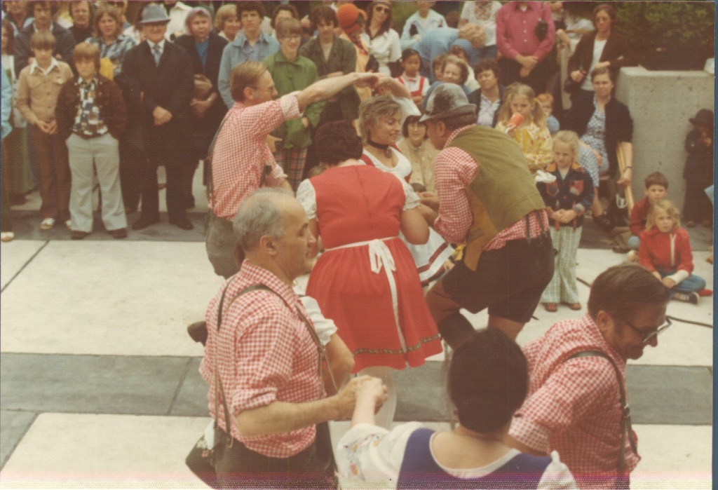 1976 05 01 27 Winston Salem Springfest.jpg